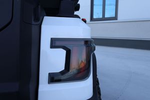 Profesyonel Özel Yapım 4 Kişilik Beyaz Elektrikli Golf Arabası, Kamp, Servis ve Gezi İçin Uzun Ömürlü Akülü Araç - Product Image 4