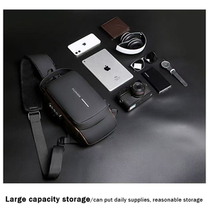 Bolsa de Ombro Masculina à Prova d'Água, Bolsa de Peito para Motocicleta com Fecho, Logo Personalizado, Bolsa Crossbody Antifurto com USB - Product Image 4