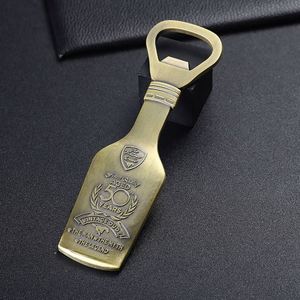 Aimants d'ouvre-bouteille 3D mignons en émail souple, aimants de réfrigérateur personnalisés de haute qualité avec logo en métal, cadeau souvenir de ville - Product Image 5