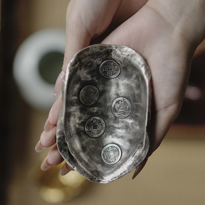 Cuchara de Té China Retro con Diseño de Moneda de los Cinco Emperadores, Porta-Té de Plata de Ley, Hecho a Mano con Caparazón de Tortuga Natural para Kung Fu - Product Image 1