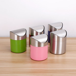Mini <span class=keywords><strong>poubelle</strong></span> en acier inoxydable avec couvercle à roulettes, petite <span class=keywords><strong>poubelle</strong></span> de bureau pour le bureau, la maison, la voiture, l'école, portable et pratique - Product Image 1