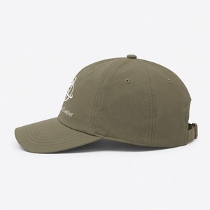 Casquette de baseball en nylon à 6 panneaux en tissu maillé, sérigraphiée avec logo personnalisé, imperméable, séchage rapide, boucle en cuivre doré, vente en gros - Product Image 4