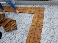 Baldosas de Madera de Acacia de Alta Calidad MAPLE LEAF DT012 de 8 Listones, Revestimiento de PU de 12 mm, Superficie con Gráficos Modernos para Exteriores