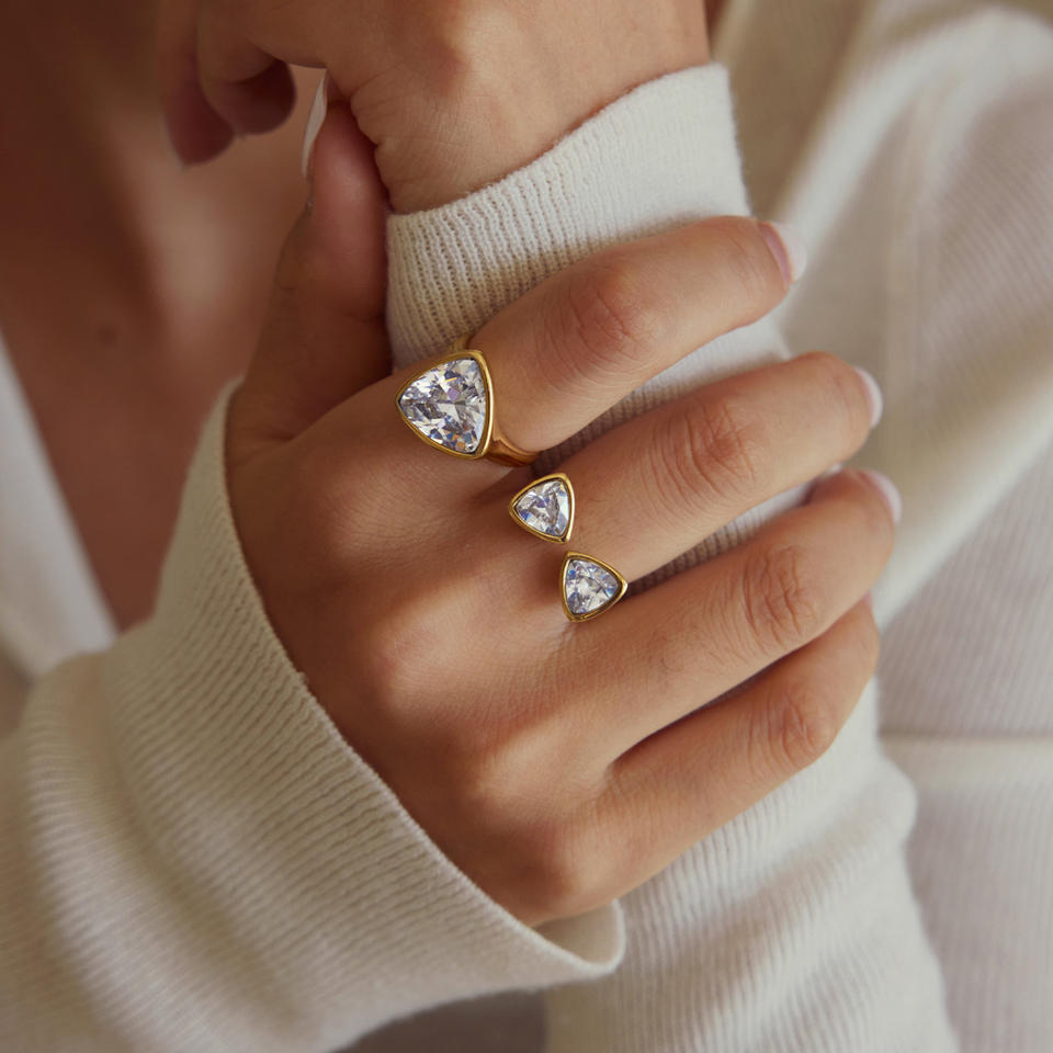 Alibaba Custom Rings QISEN Bold CZ Rings 316L Stainless Steel 18K Gold PVD CZ Triangle Ring ...