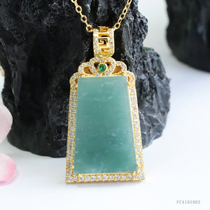 Pendentifs <span class=keywords><strong>en</strong></span> <span class=keywords><strong>jade</strong></span> de Birmanie naturel sculptés à la main Pendentifs <span class=keywords><strong>en</strong></span> jadéite plaqué <span class=keywords><strong>or</strong></span> Pendentifs carrés <span class=keywords><strong>en</strong></span> <span class=keywords><strong>jade</strong></span> du Myanmar pleins de zircon - Product Image 5