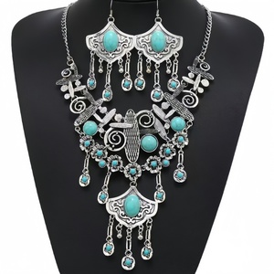 Conjunto de Collar <span class=keywords><strong>y</strong></span> Pendientes de Borlas Plateados en Aleación Estilo Bohemio Vintage para Mujer, Joyería Tribal para Bodas <span class=keywords><strong>y</strong></span> Fiestas - Product Image 3