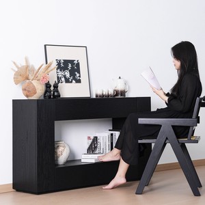 Mobiletto Contenitore Minimalista in <span class=keywords><strong>Legno</strong></span> <span class=keywords><strong>Massello</strong></span> Carbonizzato Nero con Anta a Lastra, Stile Silenzioso, per Ingresso <span class=keywords><strong>Soggiorno</strong></span>, Garanzia 1 Anno, Ideale per Hotel - Product Image 2