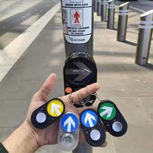 Llaveros de Silicona con Forma de Semáforo, Venta al por Mayor, Ligeros y Personalizables para Regalos Publicitarios Empresariales - Product Image 3