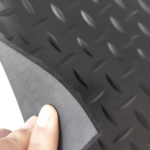 Tapis <span class=keywords><strong>en</strong></span> <span class=keywords><strong>caoutchouc</strong></span> à plaque diamantée <span class=keywords><strong>de</strong></span> haute qualité et à prix raisonnable avec service <span class=keywords><strong>de</strong></span> découpe, dureté Shore 38~65 - Product Image 1