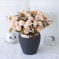 Bouquet de chrysanthèmes artificiels vintage à pompons, fleurs artificielles mélangées aux tons automnaux pour décoration de mariage et vitrine