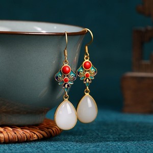 Orecchini pendenti da donna in argento 925 placcato oro con giada, smalto sfumato, design di nicchia, fiore etnico, cavallo antico e gonna, idea regalo - Product Image 4