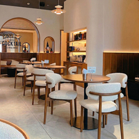 Chaise en bois commerciale pour projet d'hôtellerie, cafétéria, club ou salon, avec dossier incurvé dynamique de style rétro du milieu du siècle