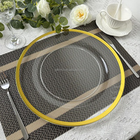 Assiettes de présentation L12 de luxe en gros, 13 pouces, or, noir, argent, en plastique transparent, pour décoration de table de mariage