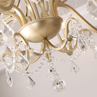 Lustre moderne de luxe en fer forgé doré et cristal grande suspension en métal pour salon avec installation suspendue pour la maison et l'hôtel