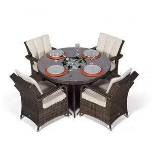 Juego de comedor cómodo e impermeable para exteriores, <span class=keywords><strong>mesa</strong></span> <span class=keywords><strong>y</strong></span> <span class=keywords><strong>sillas</strong></span> de ratán para 2-8 para patio <span class=keywords><strong>y</strong></span> muebles de patio para niños - Product Image 4