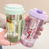 Gourde portable en plastique de 600 ml avec sangle de poignet et paille – Bouteilles d'eau personnalisées pour écolières, tasse d'été pour le camping