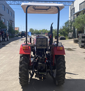 Tracteur 4x4 de 180 CV avec cabine et boîte de vitesses 12+12 pour la production d'aliments pour animaux - Product Image 3