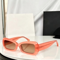 Lunettes de soleil rétro carrées UV400 à monture intégrale avec verres dégradés pour adultes - Mode unisexe, options rouge/marron, protection solaire de haute qualité