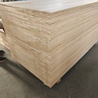 À vendre : Panneaux en bois de paulownia massif de taille standard 1220 x 2440 mm.