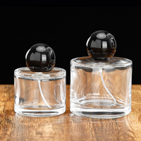 Nouveau design haut de gamme 30ml 50ml 100ml Bouteille de parfum rectangulaire vide en verre Vaporisateur de parfum Bouteille de parfum unique avec couvercle