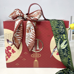 Bán Buôn Sang Trọng Mini Trang Trí Màu Xanh Lá Cây Màu Đỏ Cam Cứng Nhắc Tông Vali Với Kim Loại Xử Lý Dập Nổi Sô Cô La Hộp Quà Tặng - Product Image 6