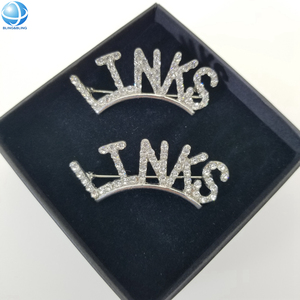 Spilla con strass trasparente e verde in lega placcata argento spille da confraternita per le maglie incorporate ispirate alle donne nere - Product Image 1