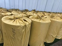 Tapis antidérapant personnalisé en polyéthylène vert antirouille à feuilles dorées pour équipement de panierisation en gros