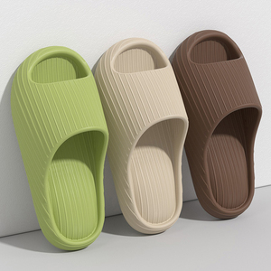 Pantuflas Suaves y Transpirables Personalizadas de EVA con Logotipo, Chancletas OEM ODM, Sandalias Cloud con Logotipo Personalizado - Product Image 2