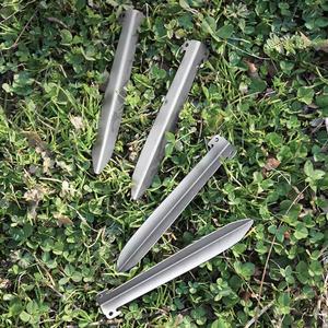 Piquets de tente en titane en forme de V - Piquets de camping portables pour l'ancrage des tentes - Product Image 2