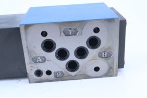 Nueva Válvula Solenoide Número de Pieza 4WRP-10-EA32S-1X/G24Z4/M Válvulas Direccionales Hidráulicas 4WRPE 10 E1-80SJ-2X/G24KOA1M - Product Image 6