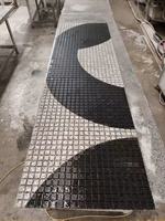 Carreaux de granit blancs et noirs antidérapants pour revêtement de sol de piscine extérieure et granit en mosaïque