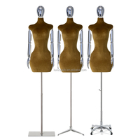Broche mousse bras flexible grosses fesses hanches seins gros seins blanc femme Curvy Mannequins demi-corps grande taille Mannequin pour robe de mariée