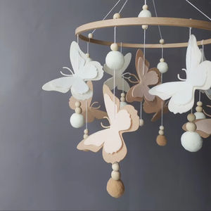 Boho hermoso fieltro móvil mariposa forma cuentas de madera y anillo hecho a mano artesanía nórdica giratoria fieltro móvil para <span class=keywords><strong>Bebe</strong></span> recién nacido - Product Image 2