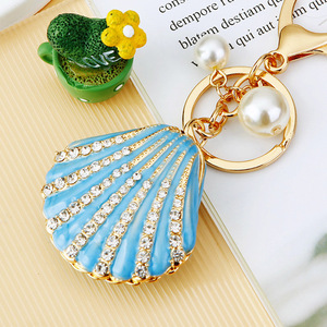 Porte-clés de voiture en métal style coréen pour femme, accessoires en alliage, vente en gros, avec diamants incrustés, cristaux, perles et coquillages - Product Image 3