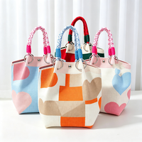 Koreanische neue gestrickte Tragetasche für Damen, große Kapazität, geometrischer Herz-Print, tragbare Handtasche für den täglichen Einkauf