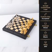 Jeu d'échecs en laiton sculpté creux de qualité supérieure, échiquier en bois pliable, jeu de table décoratif pour cadeau d'affaires ou décoration intérieure