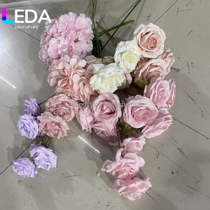 LEDA Arrangements de fleurs artificielles en soie rose personnalisés pour chemin de table de mariage et centres de table - Product Image 3