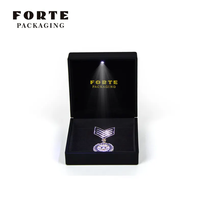 FORTE produttore black laccate logo print luxury led medal package custom Gold coin jewelry box con luci