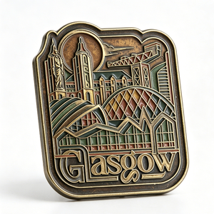 Pin Metálico del Paisaje Urbano de Glasgow, Bañado en Oro, de Latón, con Diseño en Relieve y Acabado de Esmalte Duro - Product Image 5