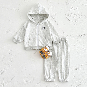 Nouveau cardigan à capuche zippé décontracté pour bébé, 2 pièces, automne, garçon et fille, broderie de logo, veste chaude + pantalon long - Product Image 4