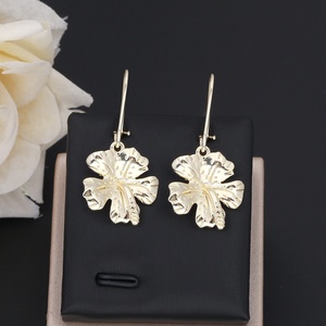 JXX Colgante Chapado en Oro de 14k, Colgante con Diseño de Flor de Latón, Colgante para Mujer, Regalo de Joyería - Product Image 1