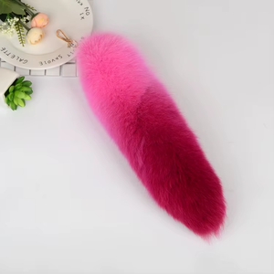 Haute qualité 40cm grand moelleux bleu renard fourrure queue porte-clés pendentif en gros cristal naturel pour mousquetons promotionnels porte-clés - Product Image 2
