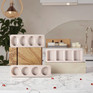 Set di 3 Stampi in Silicone per Sapone con Forme Ovali, Rotonde e Quadrate per Aromaterapia - Product Image 1