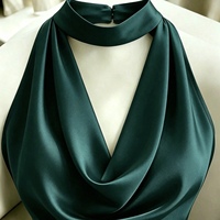 Robe élégante à col drapé, avec encolure drapée, plis à la taille pour une coupe ajustée, sexy, gracieuse, élégante, mini-robe
