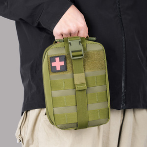 Riñonera Táctica Médica de Nailon con Correa Ajustable, Kit de Primeros Auxilios Portátil para Deportes al Aire Libre, Color Verde Caqui, Rojo y Negro - Product Image 1