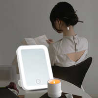Petit miroir de maquillage LED de bureau de haute qualité miroir cosmétique pliant avec support et chargement USB