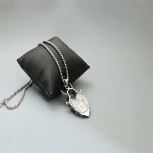 Collier avec pendentif en forme de crâne, acier inoxydable, design de casque viking, bijoux de mode unisexe, cadeau - Product Image 4