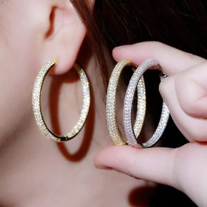 Pendientes llamativos brillantes para mujer, elegantes y atrevidos, joyería de moda para fiestas. - Product Image 1