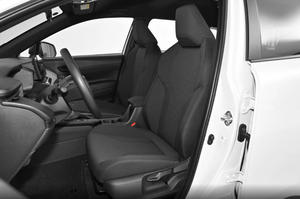 Nuova Toyota Corolla Cross SUV a Benzina/Petrolio 2026 con Pneumatici R17 e Cambio CVT - Product Image 6