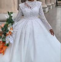 Robes de Mariée de Luxe 2023 à Col Montant, Manches Longues et Modestes, Style Robe de Bal, en Dentelle Appliquée et Paillettes, Grandes Tailles